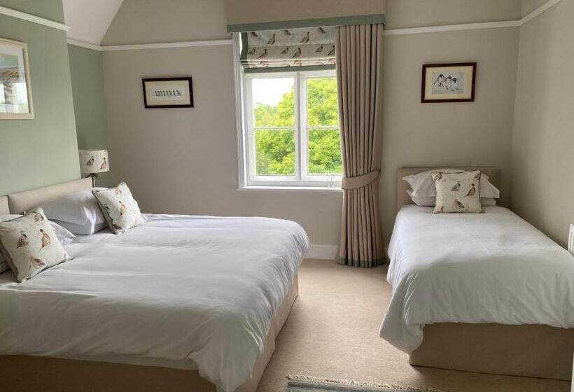 غرفة ديلوكس ثلاثية, Burleigh House B And B