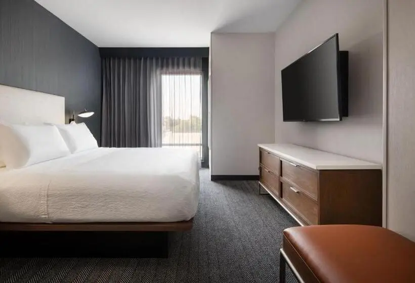 キングサイズベッドのスイートルーム, Courtyard By Marriott Fresno Clovis