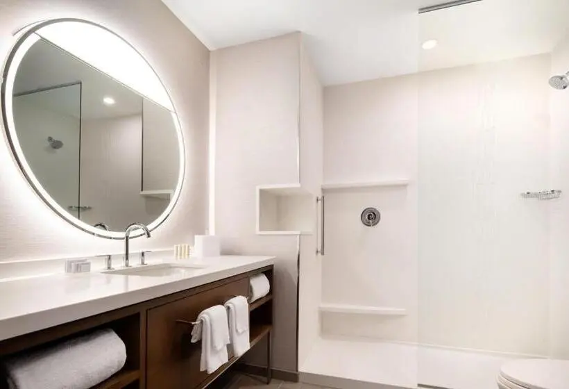 キングサイズベッドのスイートルーム, Courtyard By Marriott Fresno Clovis