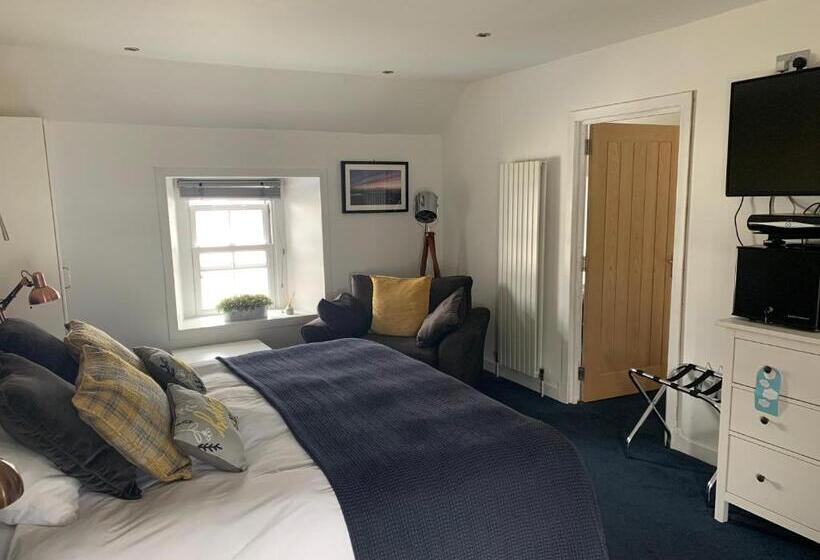 Family Suite, Lochindaal