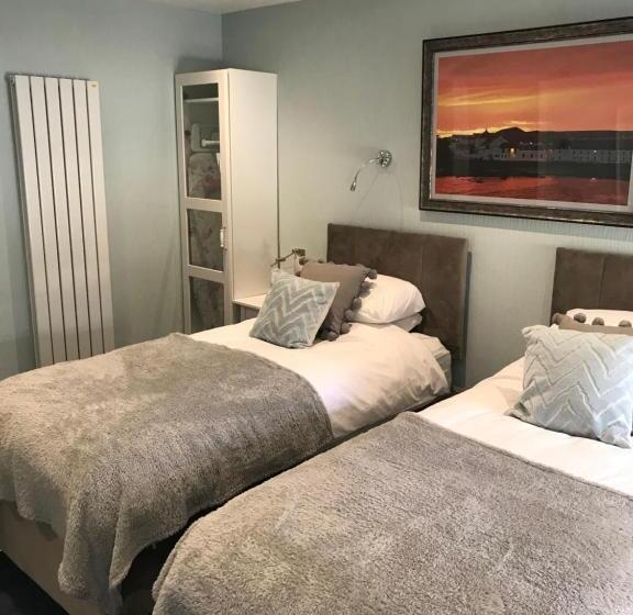 חדר משפתחתי סופריור, Lochindaal