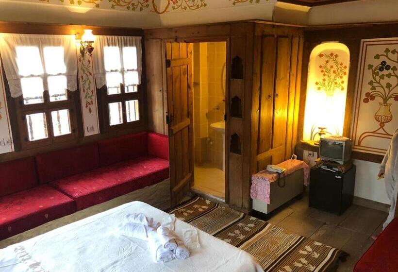 غرفة قياسية, Paphlagonia Yoruk Muratoglu Konak