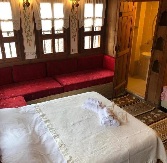 غرفة قياسية, Paphlagonia Yoruk Muratoglu Konak