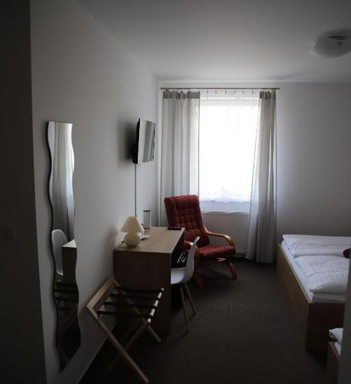 חדר סטנדרט לשלושה, Penzion Amfík Bukovina