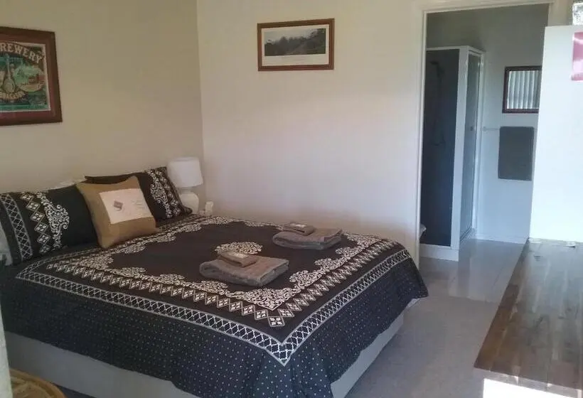 デラックスルーム, Robin's Nest B&b