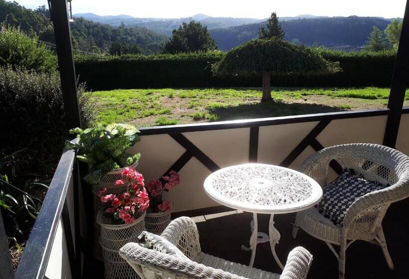 디럭스 룸, Robin's Nest B&b