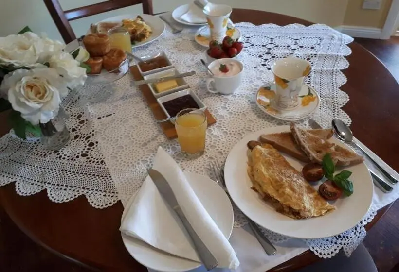 デラックスルーム, Robin's Nest B&b
