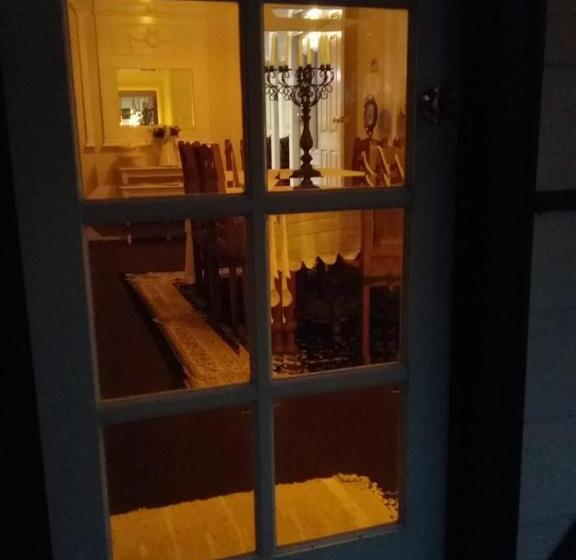 디럭스 룸, Robin's Nest B&b