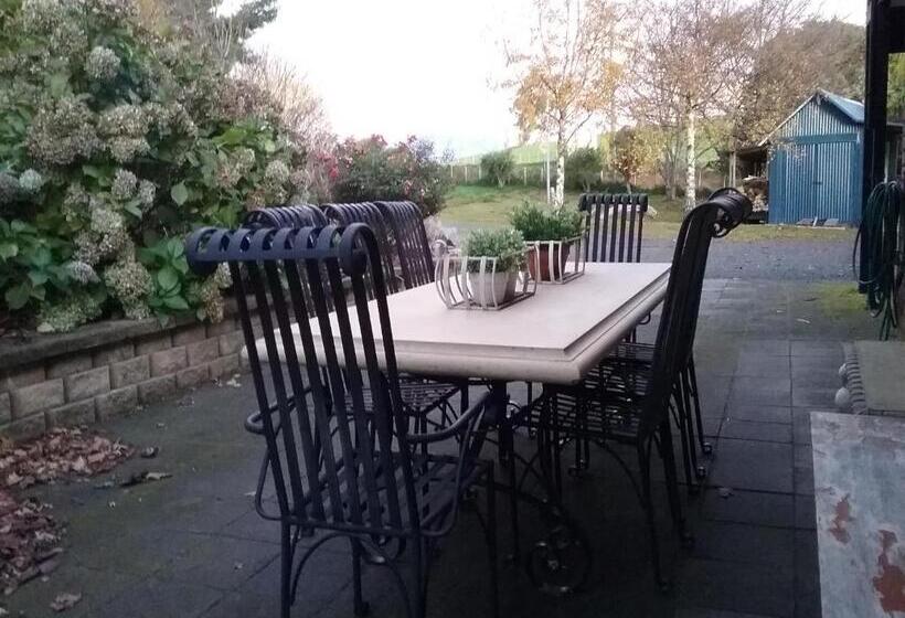 디럭스 룸, Robin's Nest B&b