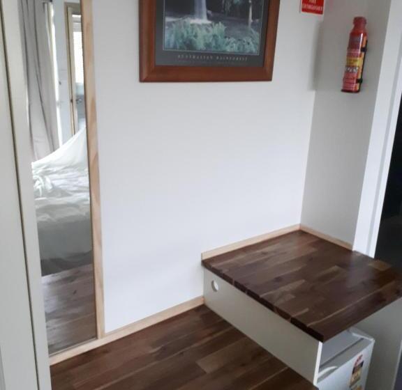 디럭스 룸, Robin's Nest B&b