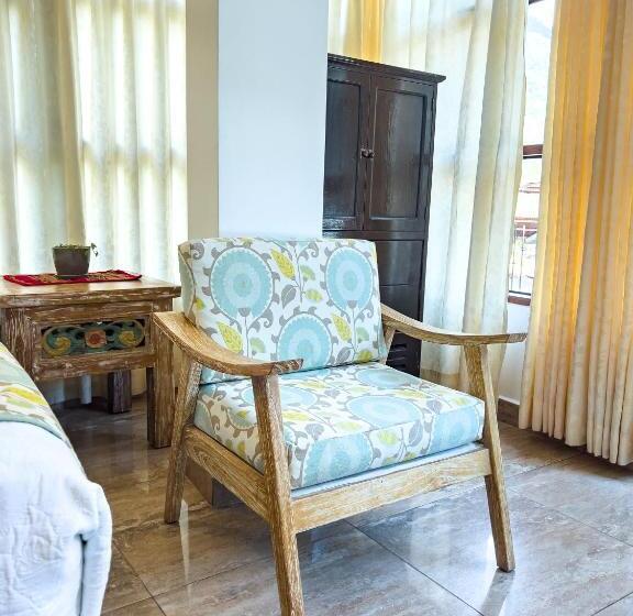 Perhehuone, Rupa Rupa High Jungle Eco B&b