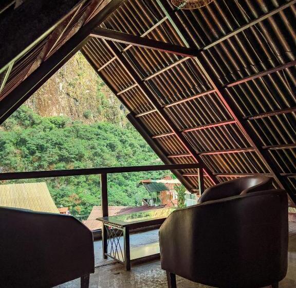 Perhehuone, Rupa Rupa High Jungle Eco B&b