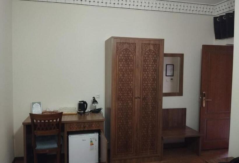 اتاق راحتی سه تخته, Al Malik Boutique