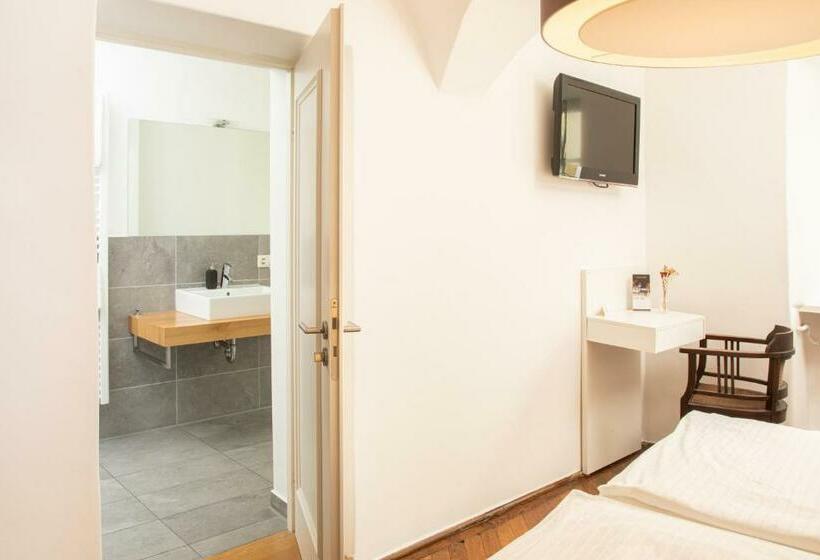 Номер Стандарт, Restaurant271