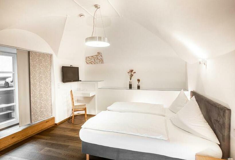 Номер Стандарт с Балконом, Restaurant271