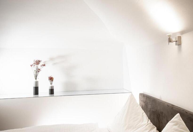 Номер Стандарт с Балконом, Restaurant271