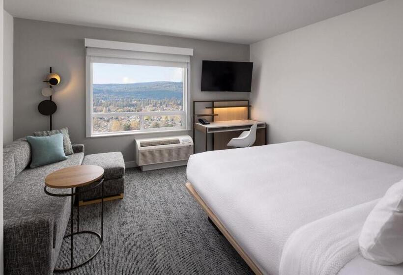 带大床的标准工作室, Towneplace Suites By Marriott West Kelowna