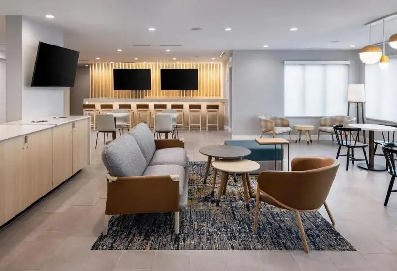スタンダードスタジオ, Towneplace Suites By Marriott West Kelowna