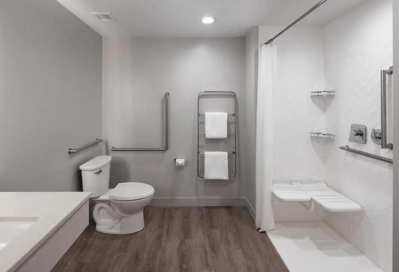 スタンダードスタジオ, Towneplace Suites By Marriott West Kelowna