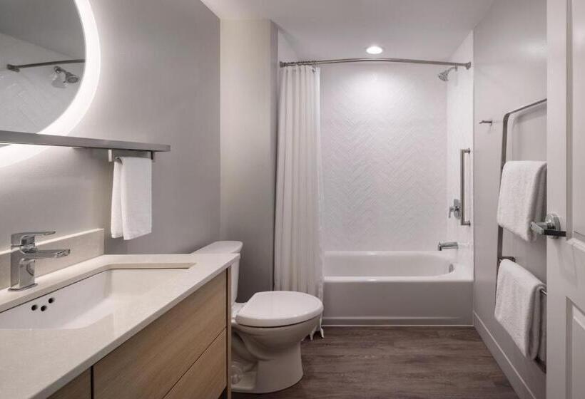 标准工作室, Towneplace Suites By Marriott West Kelowna