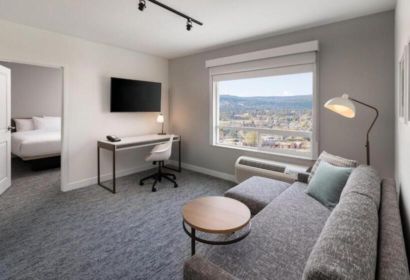 带皇后床的套间, Towneplace Suites By Marriott West Kelowna