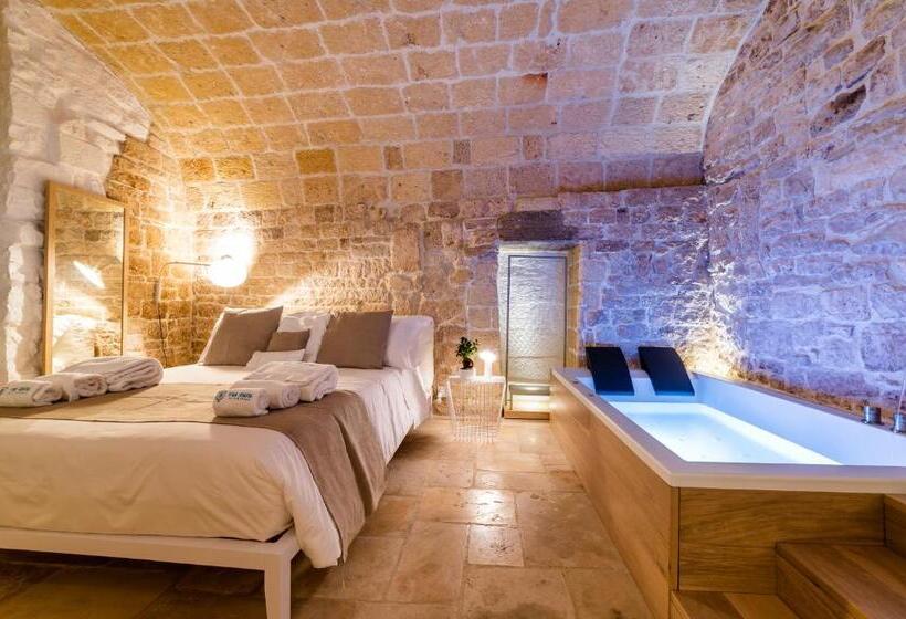 מיטת קינג בסוויטה, Tre Archi Suite & Relais