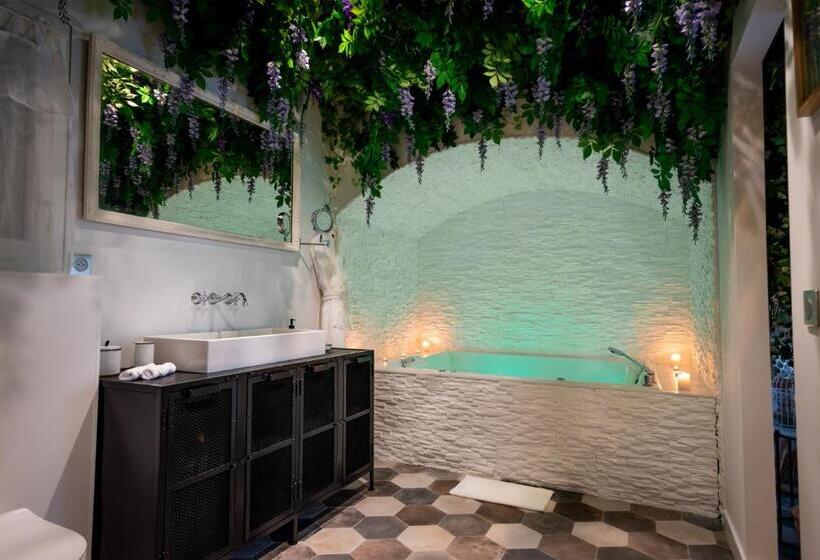 标准间带漩涡浴缸, La Bastide Du Rocher Boutique Hôtel & Spa