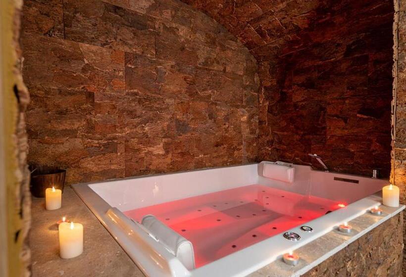 标准间带漩涡浴缸, La Bastide Du Rocher Boutique Hôtel & Spa