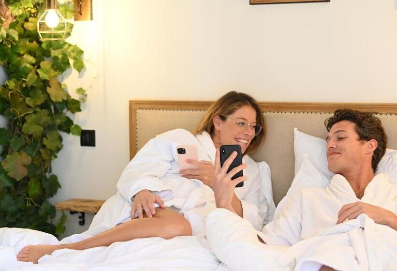 バスタブ付きスタンダードルーム, La Bastide Du Rocher Boutique Hôtel & Spa