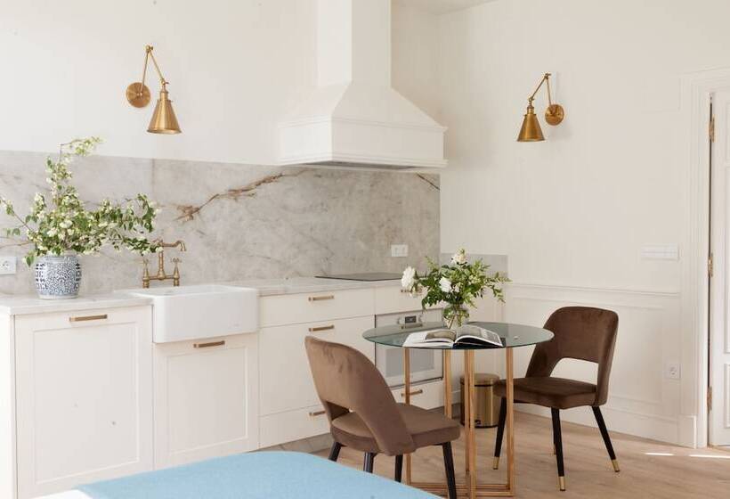 スタンダードスタジオ, Gran Hotel Brillante