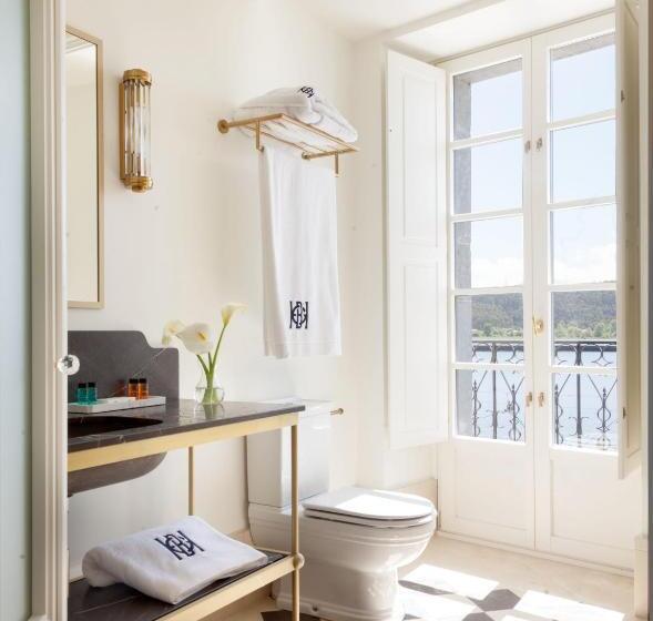 Deluxe room with river view, Gran Hotel Brillante