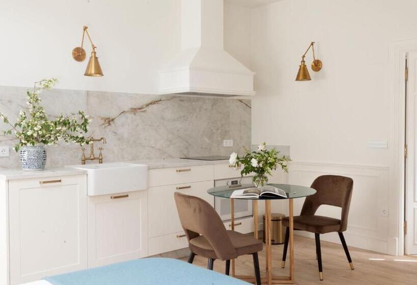 スタンダードスタジオ, Gran Hotel Brillante