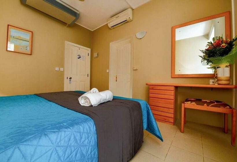 اتاق کلاسیک چهارنفره, La Playa