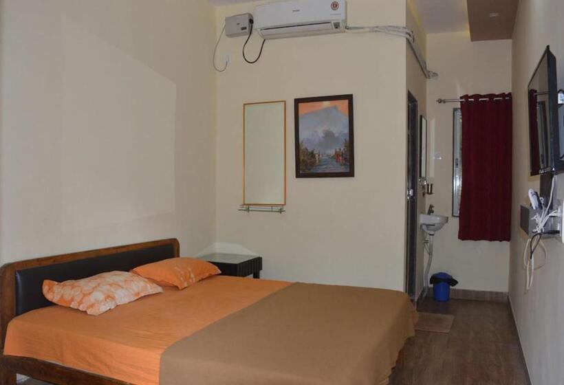 Номер Deluxe, Patel Cottage Beach Road Alibag