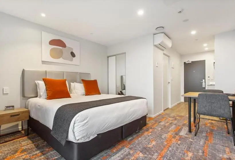 キングサイドベッドのスタンダードワンルーム, Ramada By Wyndham Newmarket Auckland