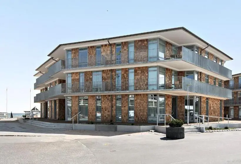 プールの見える１ベッドルームアパートメント, åhusbrygga Apartment