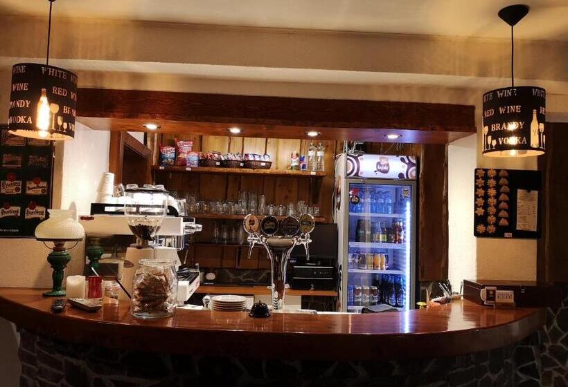 スイート（家族用）, Motorest Ski čertovica