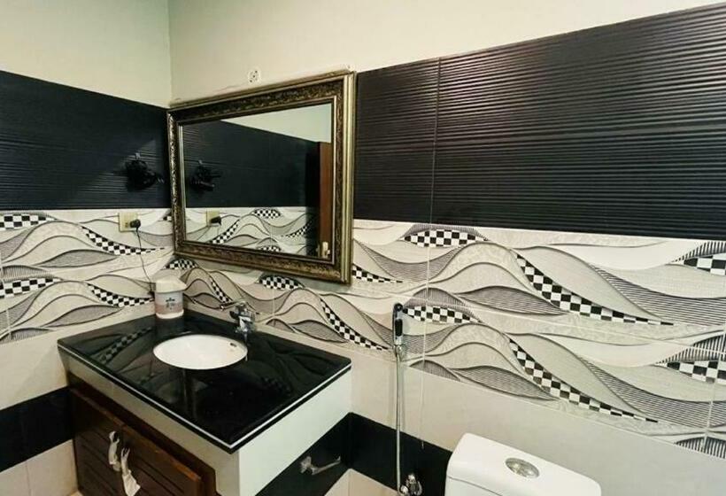 اتاق لوکس, Golden Sand Hotel Rahim Yar Khan