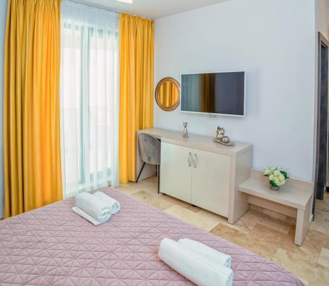 חדר סטנדרט עם מרפסת, Roca Del Mar