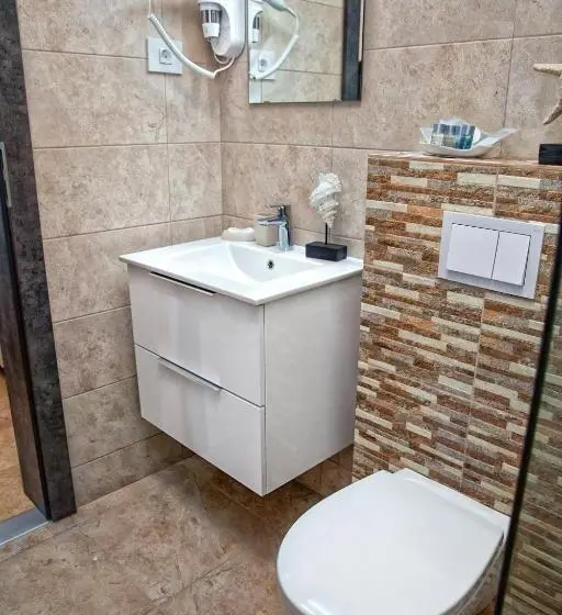 Pokój Trzyosobowy Standard z Balkonem, Roca Del Mar