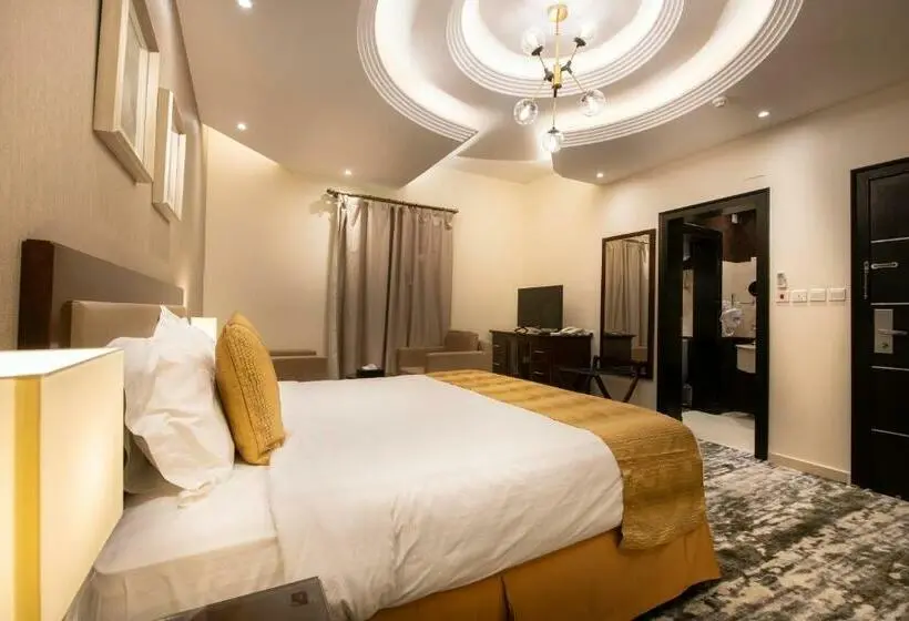 اتاق لوکس با تخت بزرگ, فندق جولدن روز Golden Rose
