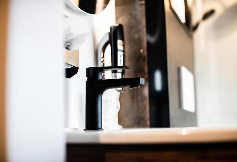 デラックスルーム, Du Commerce