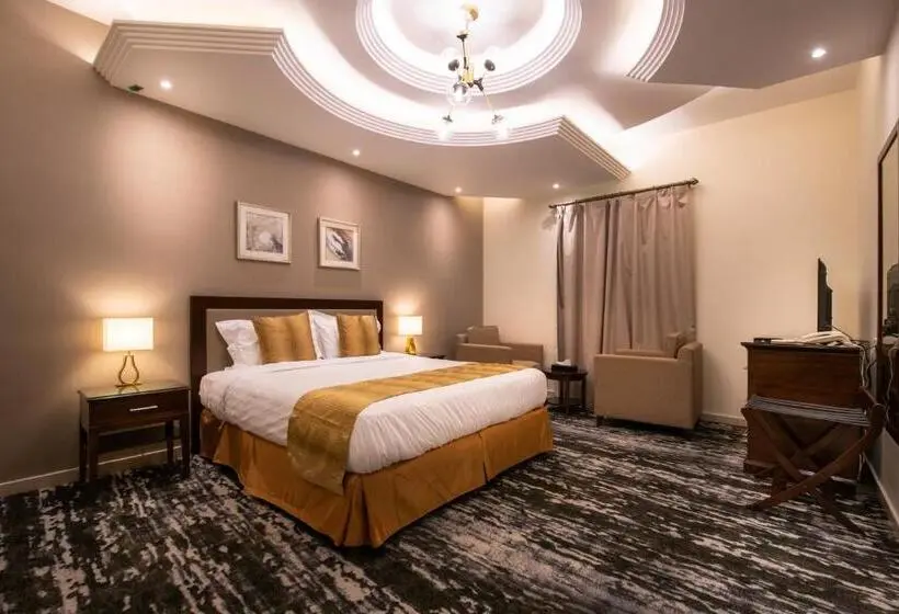 اتاق لوکس با تخت بزرگ, فندق جولدن روز Golden Rose