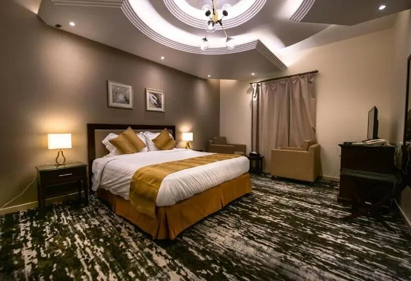 اتاق لوکس با تخت بزرگ, فندق جولدن روز Golden Rose