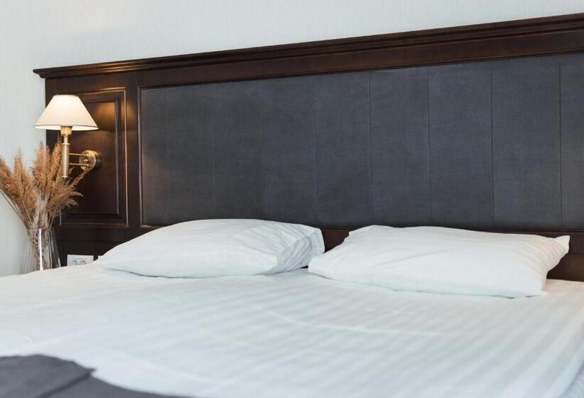 高级大房间, Optima Collection Bergshloss Rivne