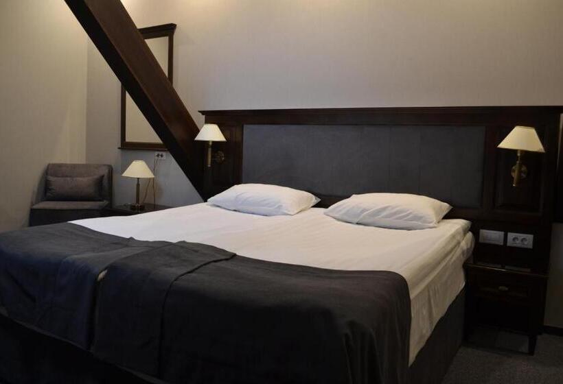 套房, Optima Collection Bergshloss Rivne