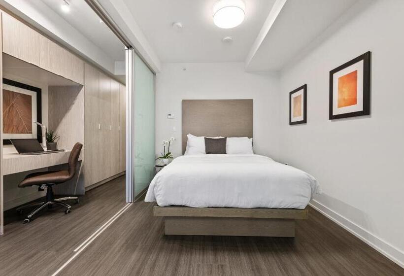 Люкс, Restays Ottawa