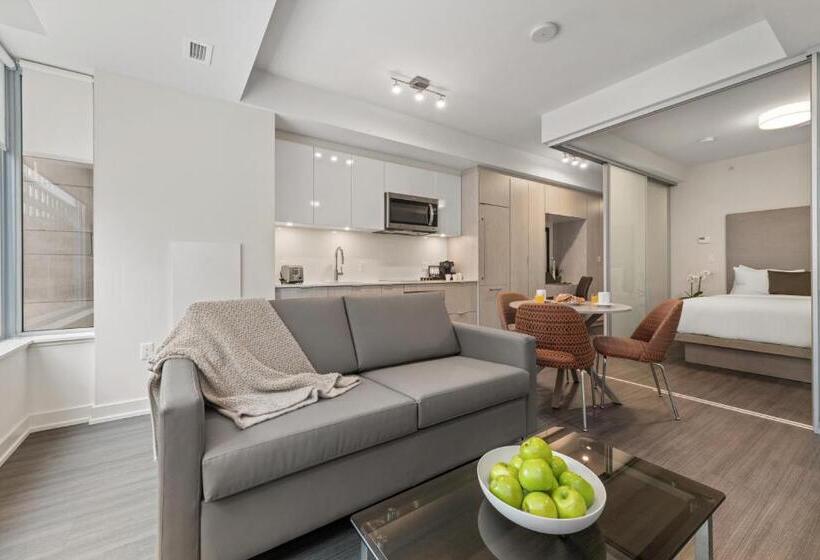 Люкс, Restays Ottawa