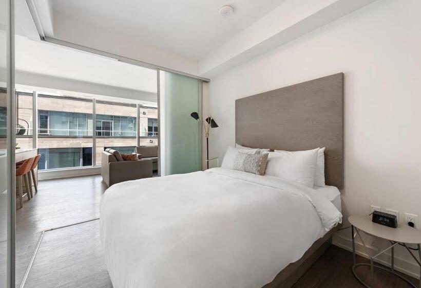 带阳台套房, Restays Ottawa