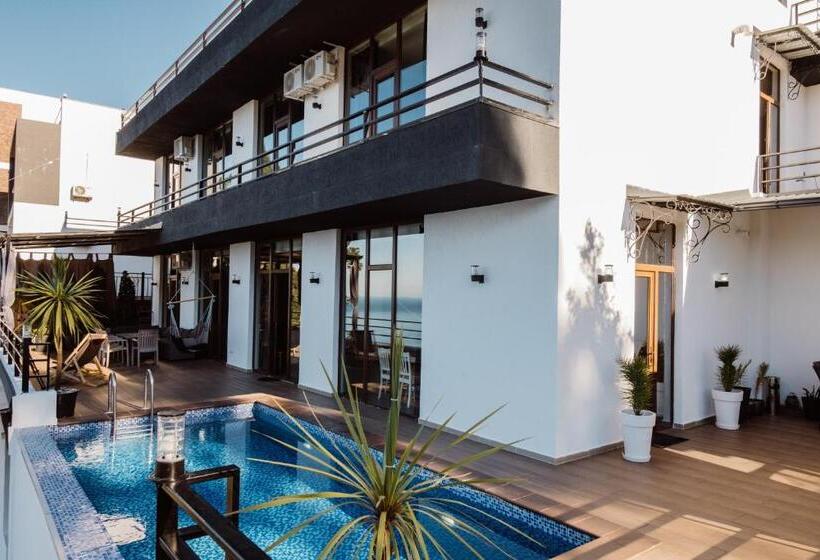 ویلای 1 خوابه با چشم‌انداز دریا, Villa Evkalipt Kvariati